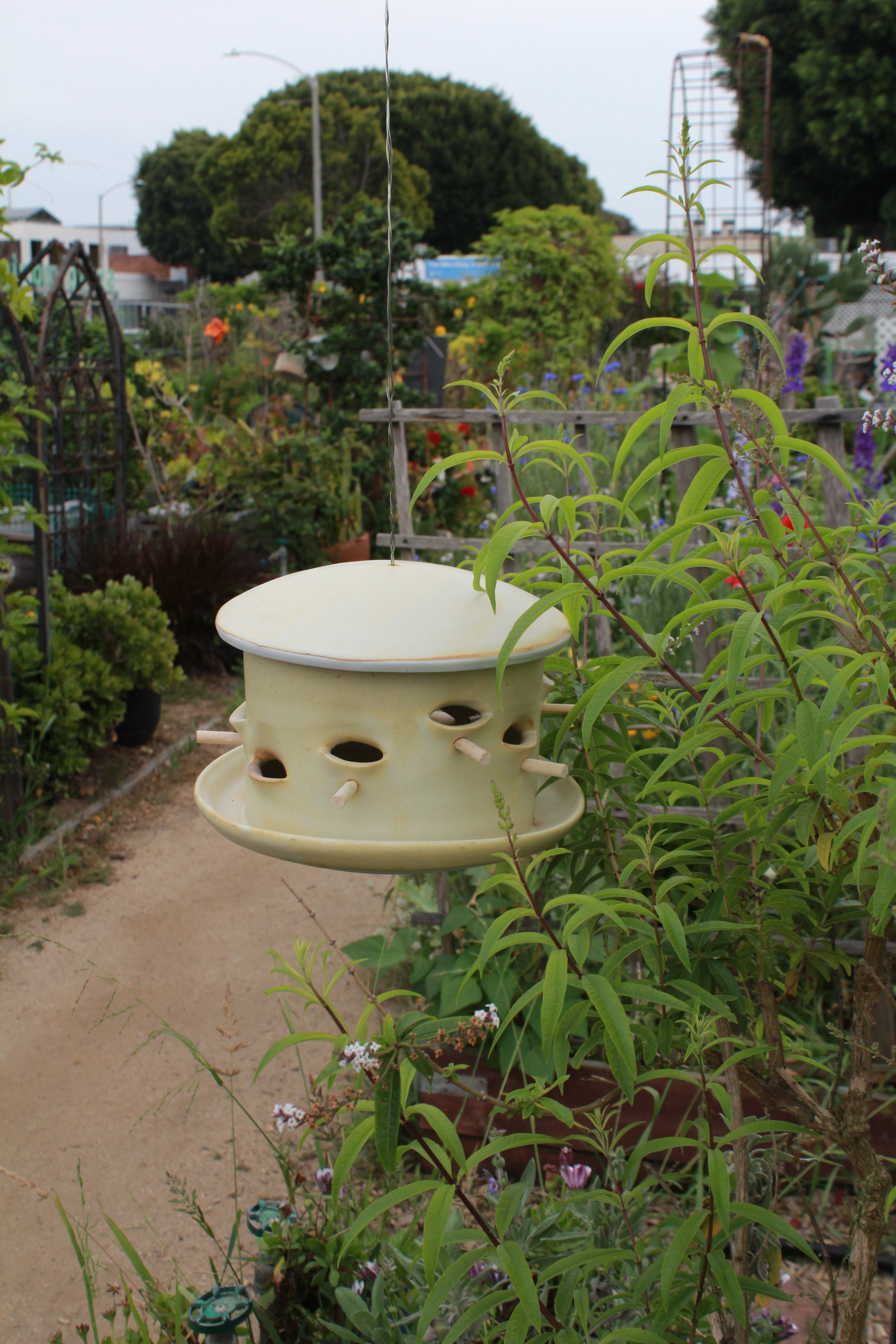 Ceramic Seed Bird Feeder - Lazy Yellow