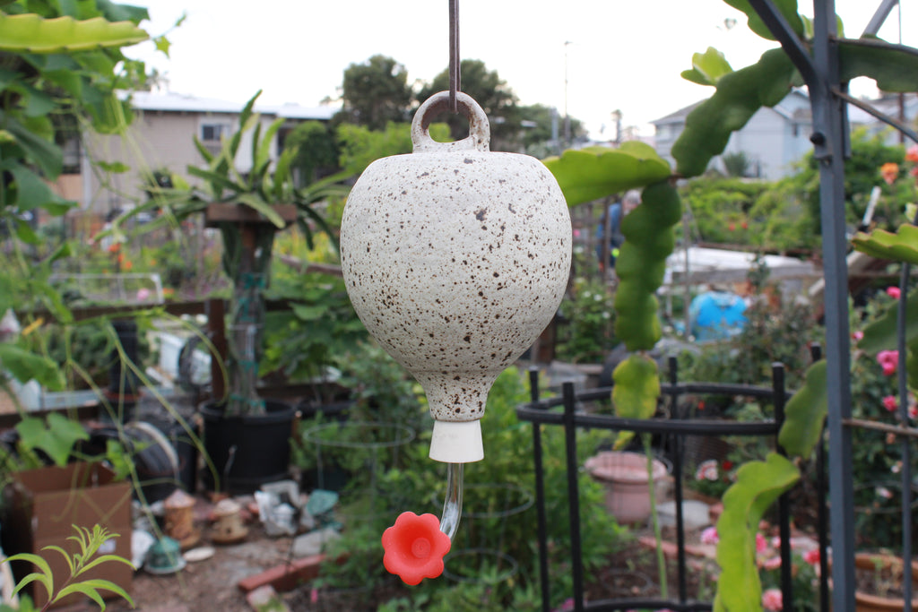 Ceramic Hummingbird Feeder - Speckled Oatmeal