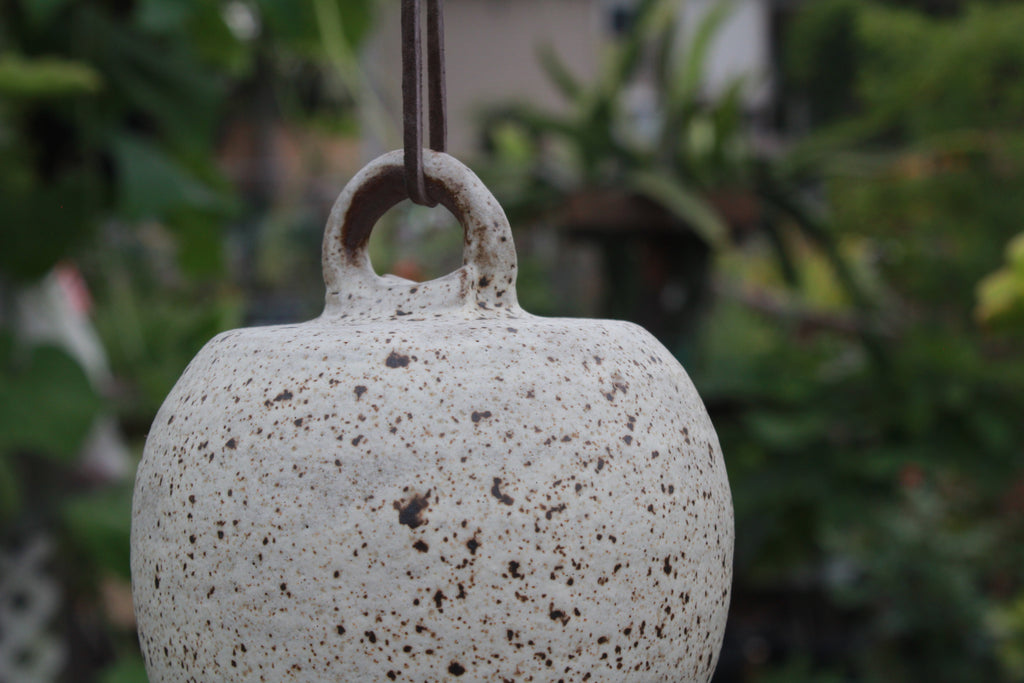 Ceramic Hummingbird Feeder - Speckled Oatmeal