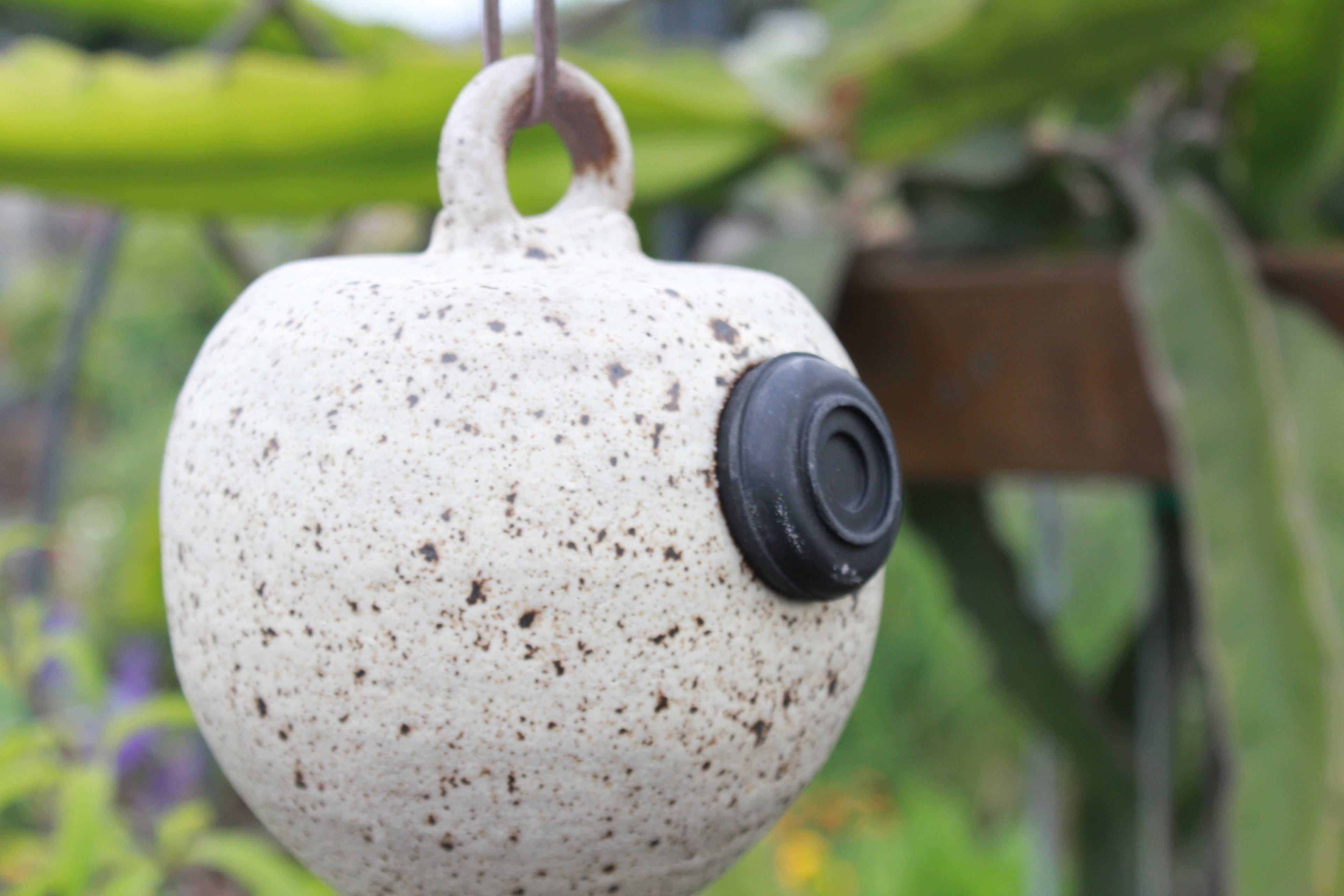 Ceramic Hummingbird Feeder - Speckled Oatmeal